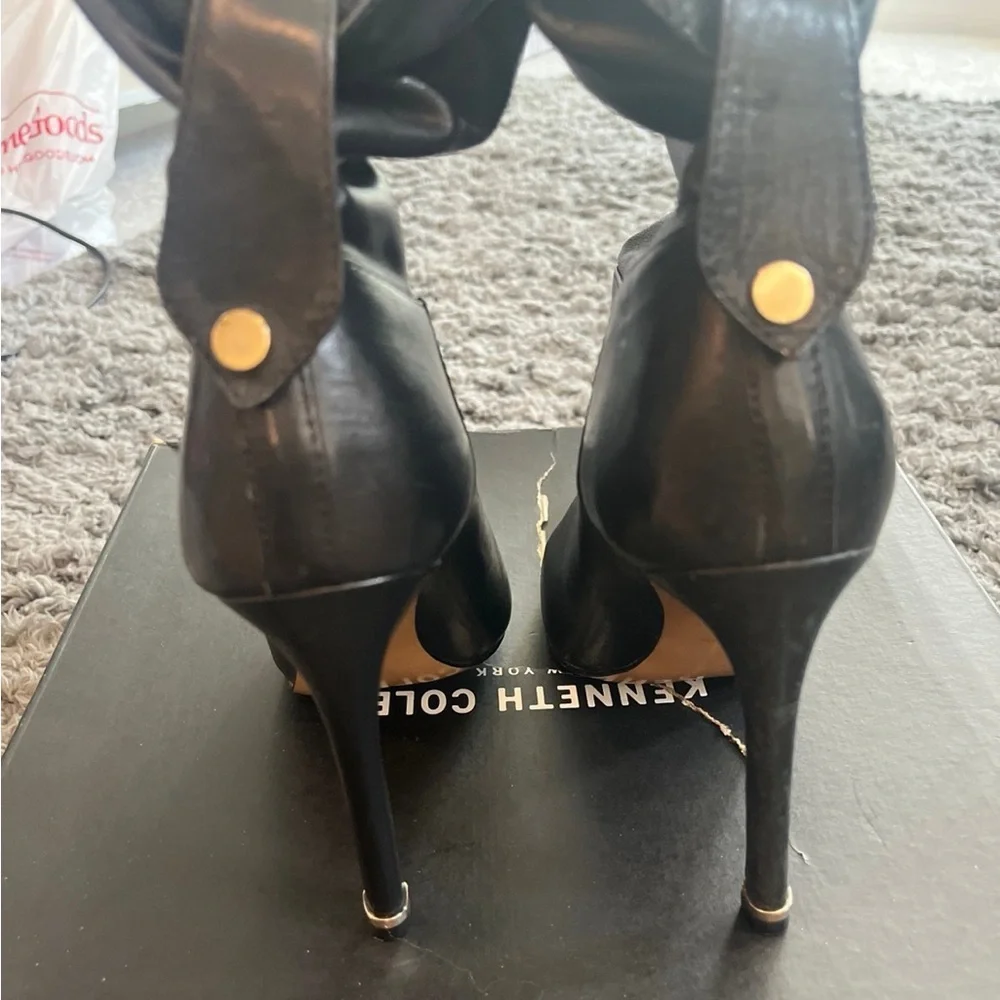 NEW KENNETH COLE NEW YORK LEATHER HEEL BOOTS - Picture 2 of 6
